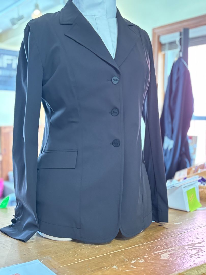 RJ Classics Monterey Show Coat - 10R